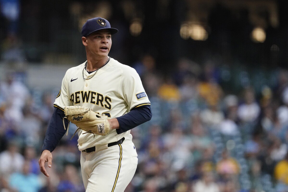 Myers melempar 8 inning tanpa gol, Homer Hoskins dan Adames saat Brewers menang telak atas Pirates 9-0